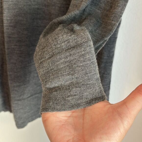 J. Jill Women 100% Merino Wool V-Neck 3/4 sleeve knit sweater gray soft Size PM! - Picture 4 of 8